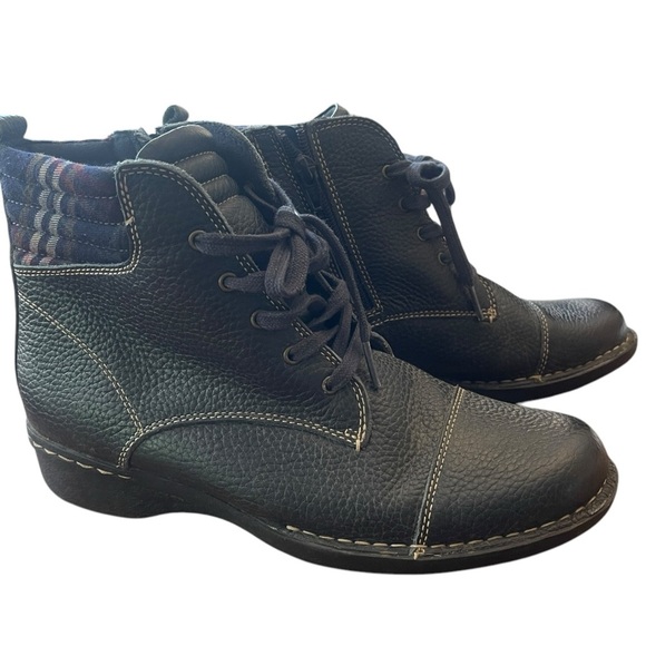 Clarks Navy Blue Leather Side Zip Winter Fall Lace Up Boots Women's 9 - Picture 1 of 7